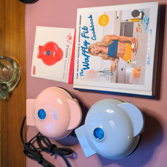 DASH Kitchen Dash 2 Mini Waffle Makers Plus Waffly Fit Cookbook